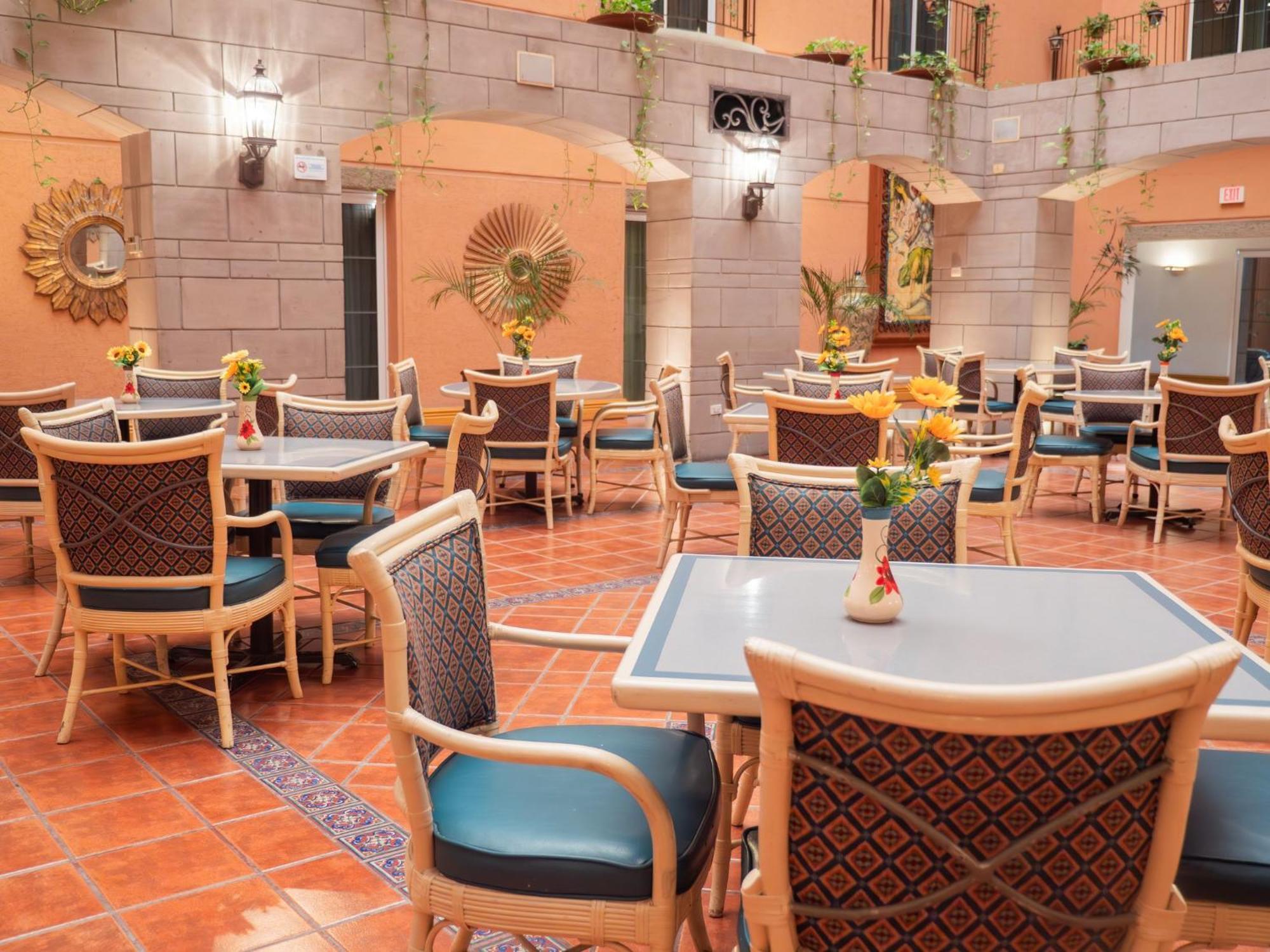 Holiday Inn Express Silao-Aeropuerto Bajio By Ihg Exterior photo
