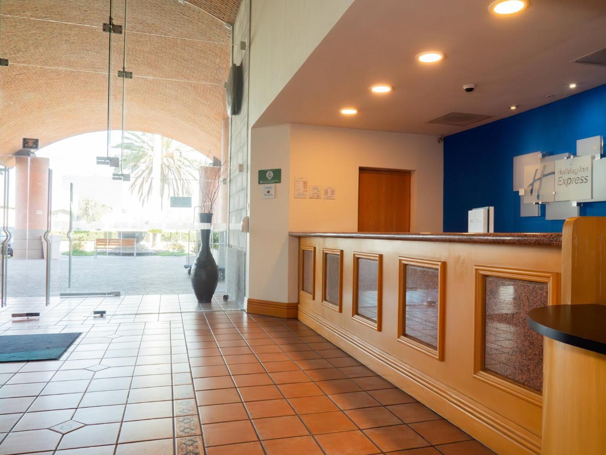 Holiday Inn Express Silao-Aeropuerto Bajio By Ihg Exterior photo